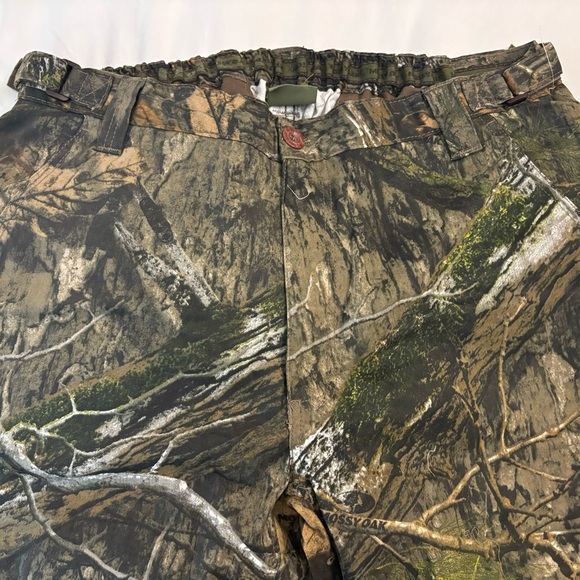 Mossy Oak men’s camo cargo pants with elastic waist and velcro - Picture 3 of 6